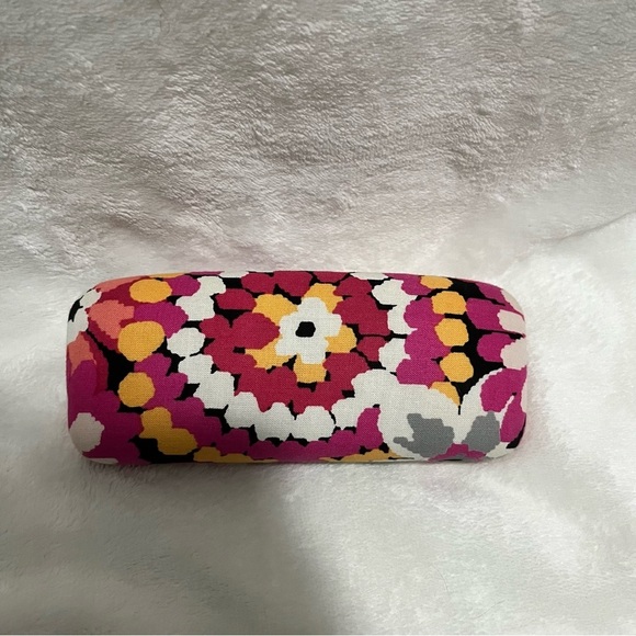 NWOT Clamshell Sunglasses Case - Pixie Blooms​​ - Picture 2 of 3